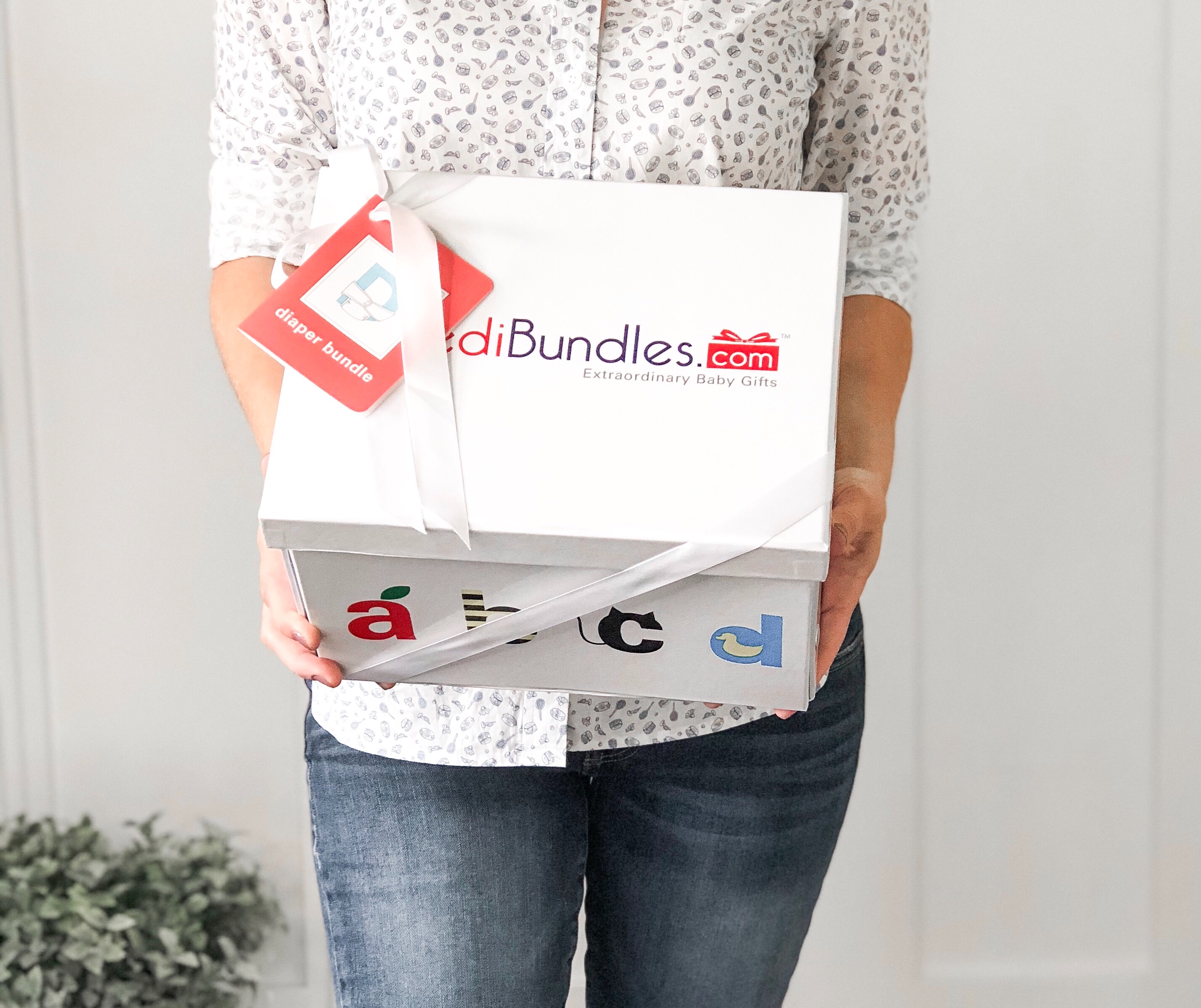 giveaway, incredibundles, incredibundles.com, diaper subscription, wipes subscription, mom must haves, newborn, welcome package, announcement package, teddy bear, baby shower gift, best baby shower gifts, diapers, review