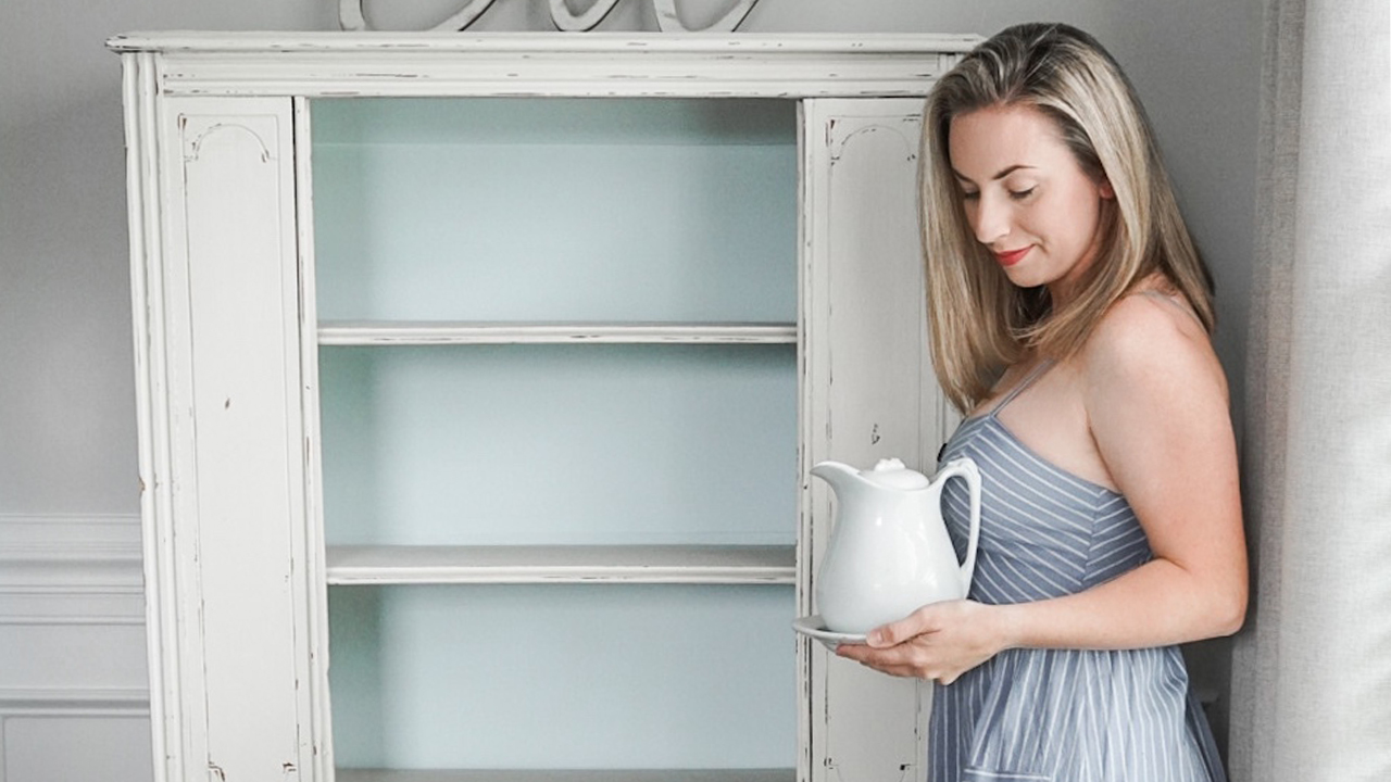 How I Refinished my Antique Hutch With Chalk Paint!