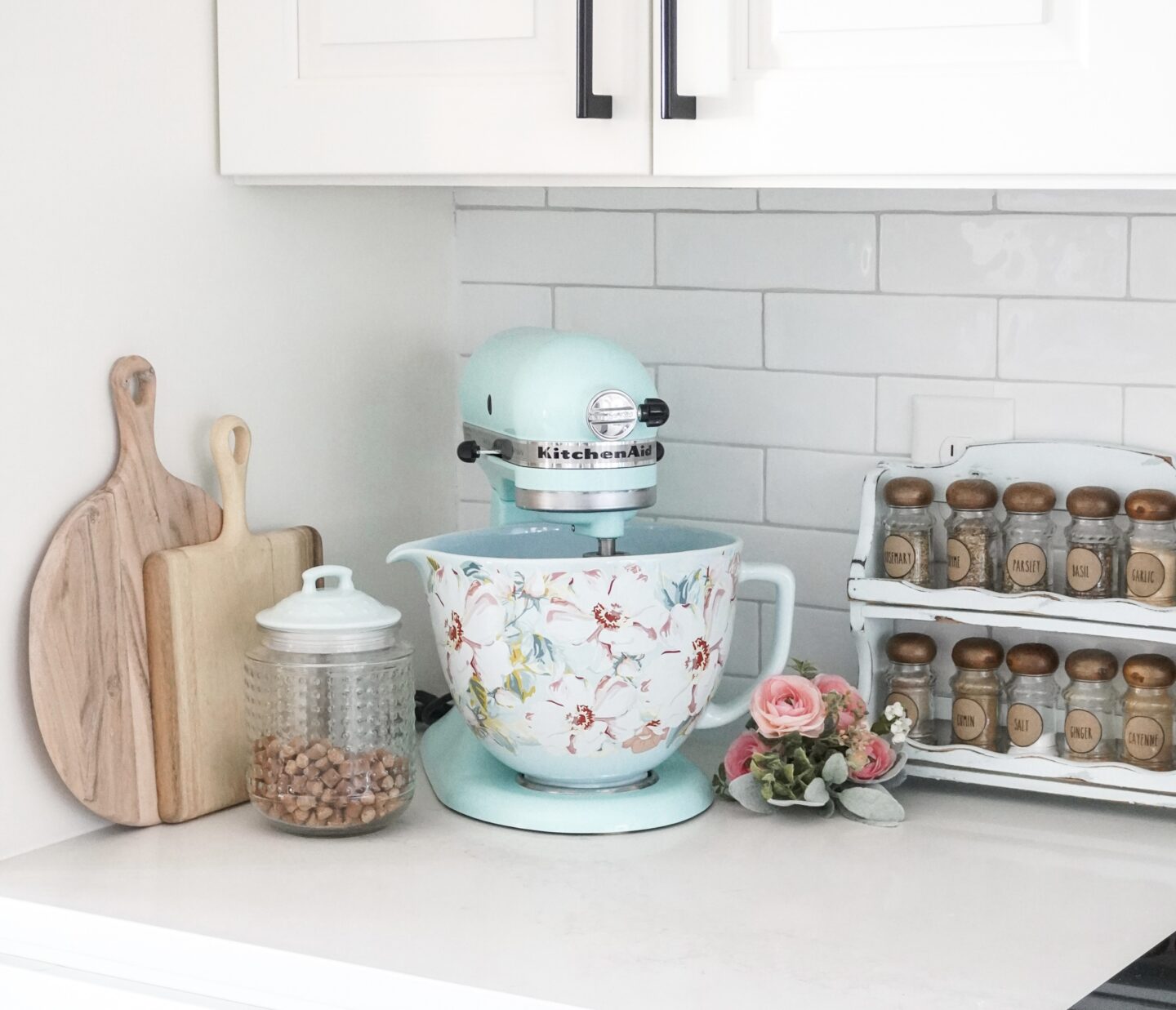 Kitchen Decor Refresh | Touches of Aqua & Mint!